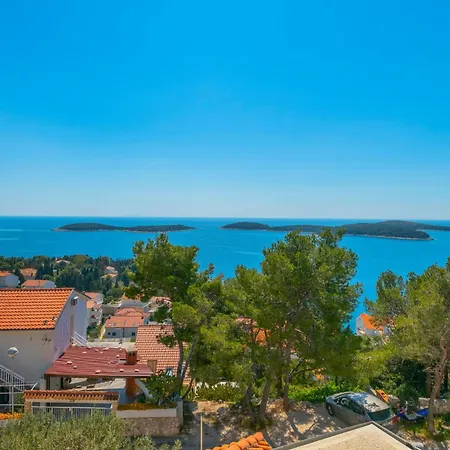 Nice In Hvar With Kitchen