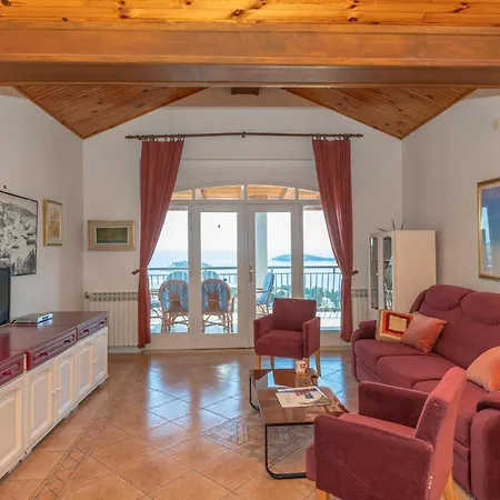 Nice In Hvar With Kitchen