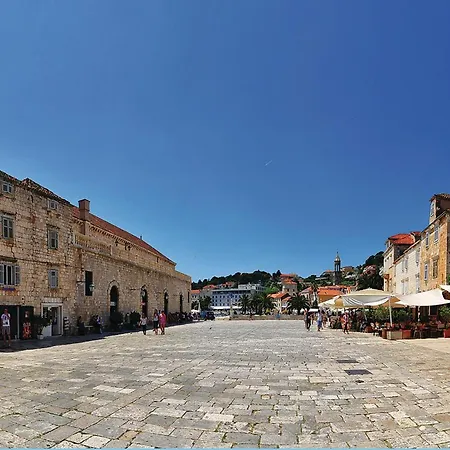 Nice In Hvar With Kitchen
