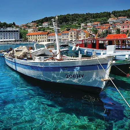 Nice In Hvar With Kitchen